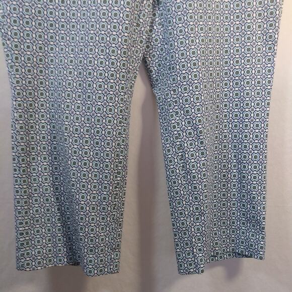 Chico's Secret Stretch Geometric-Print Straight-Leg Crops Size 12 - Picture 3 of 9